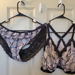 *NWT* SIZE 1X TORRID BRALETTE & PANTY SET